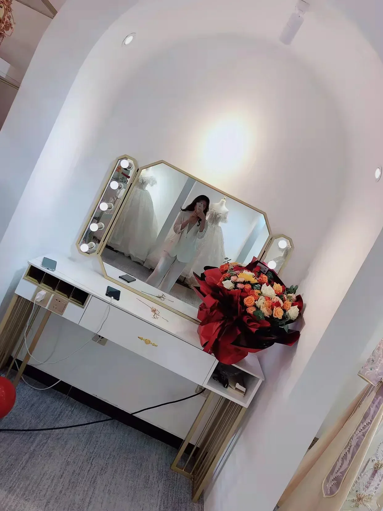 Photo studio rock dresser make - đánh giá và giá Beauty And Makeup Studio