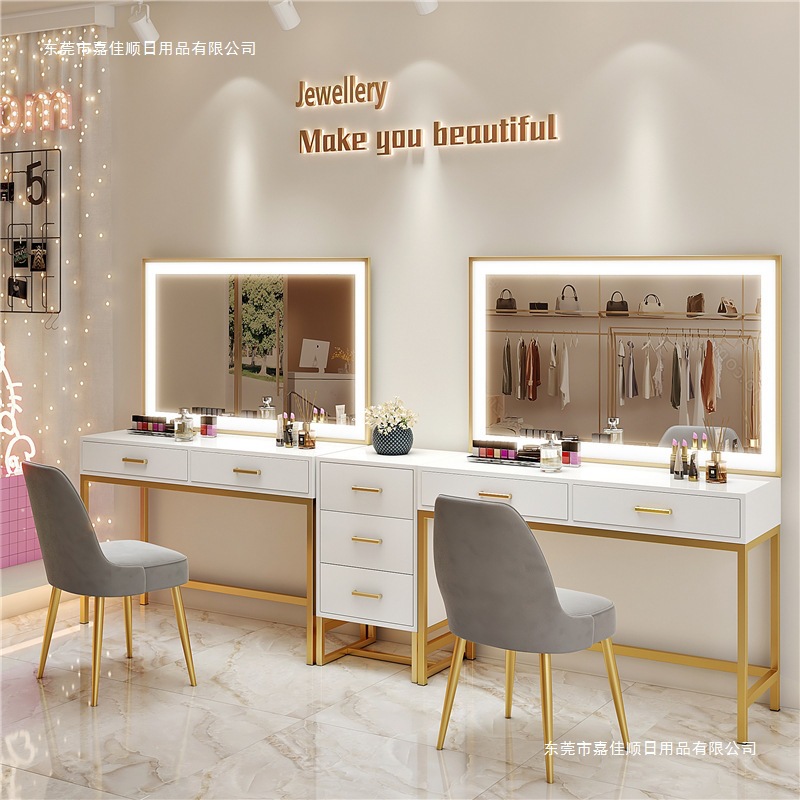 Nail art makeup artist studio  - đánh giá và giá Beauty And Makeup Studio